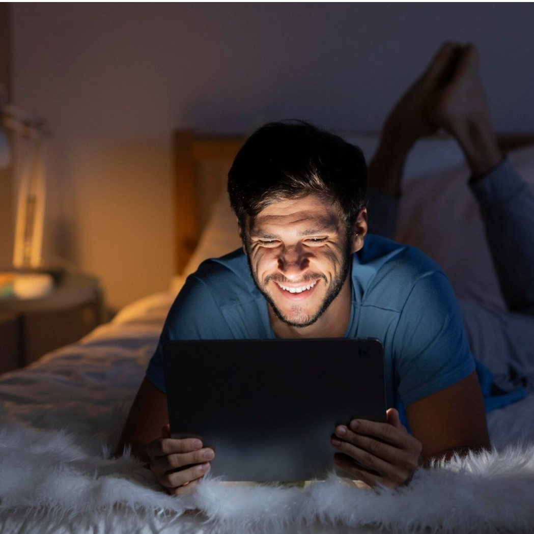 50 Ucapan selamat malam tergokil 2025, bikin doi ngakak abis-abisan sebelum tidur