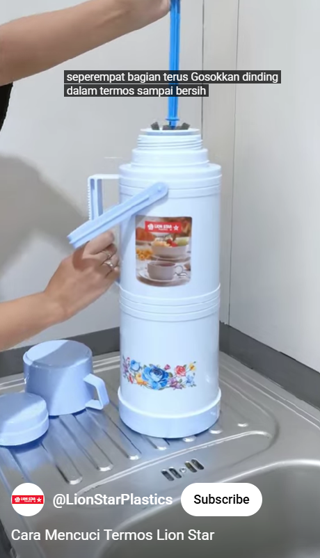Trik membersihkan bagian dalam termos sekarang super mudah, noda dan bau langsung enyah seketika