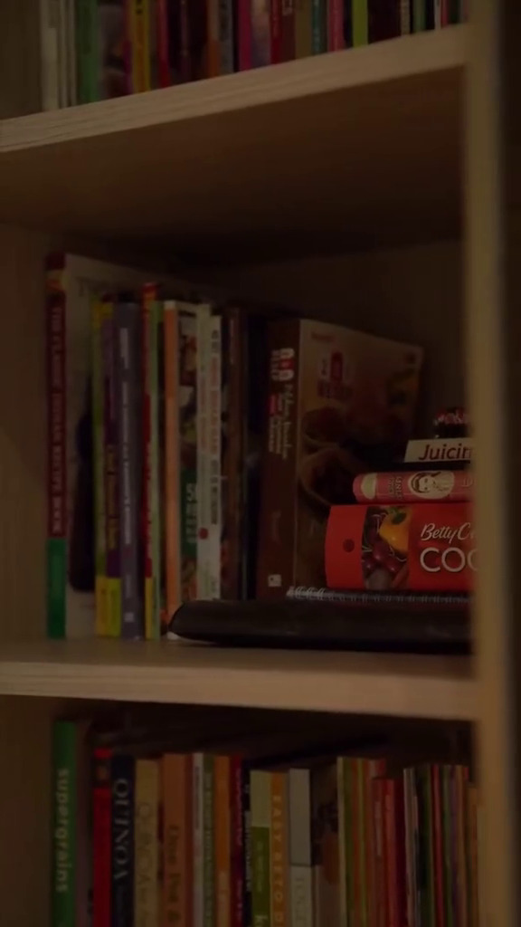 9 Potret dapur baru Marcell Siahaan desainnya mewah, ada sudut khusus untuk menyimpan buku