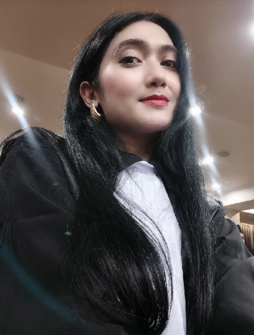 Revi Mariska artis Genta Buana dulu kerap tuai kontroversi kini jadi advokat, ini 9 potretnya