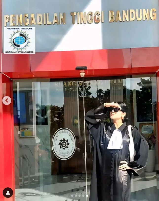 Revi Mariska artis Genta Buana dulu kerap tuai kontroversi kini jadi advokat, ini 9 potretnya