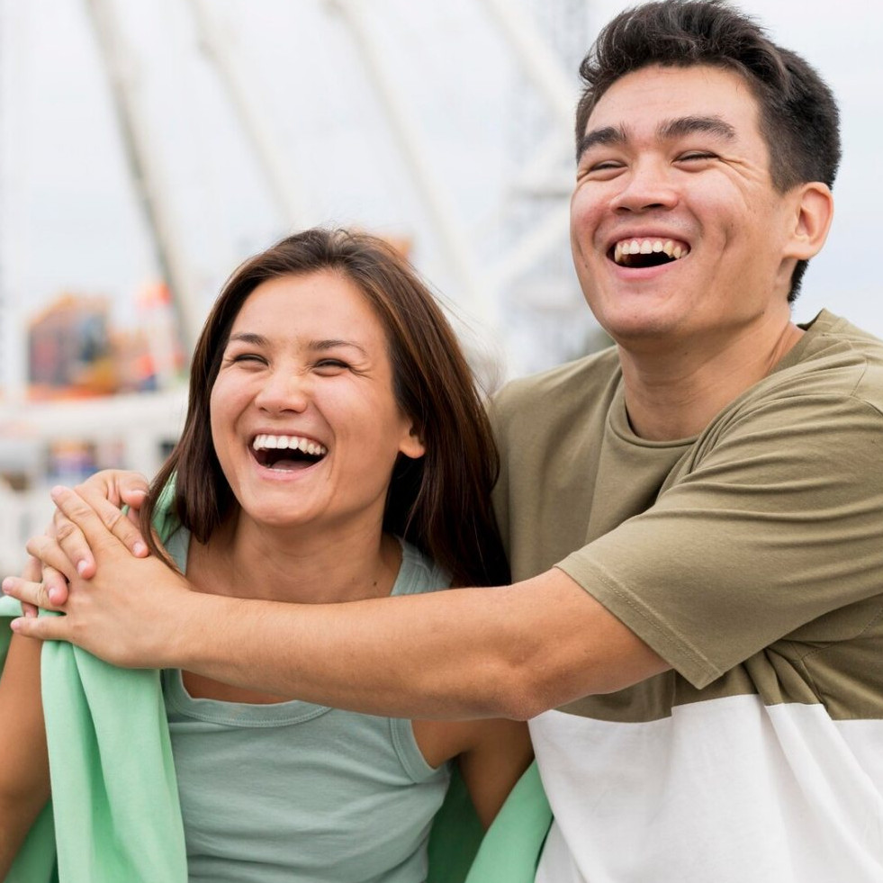 Gombalan dengan gaya sastra, ini 50 majas cinta paling sat-set di 2025