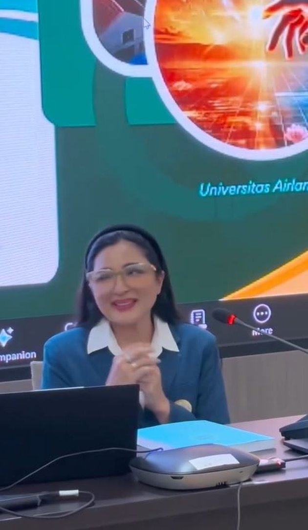 9 Momen Ashanty ujian proposal disertasi S3 Unair, menangis usai dinyatakan lulus dengan nilai A