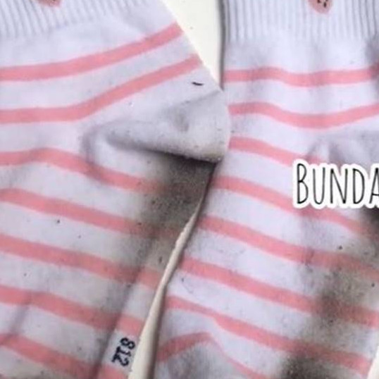 Cuma modal rendam, trik ibu-ibu bersihkan kaus kaki dekil pakai 3 bahan dapur ini ampuh bikin bersih