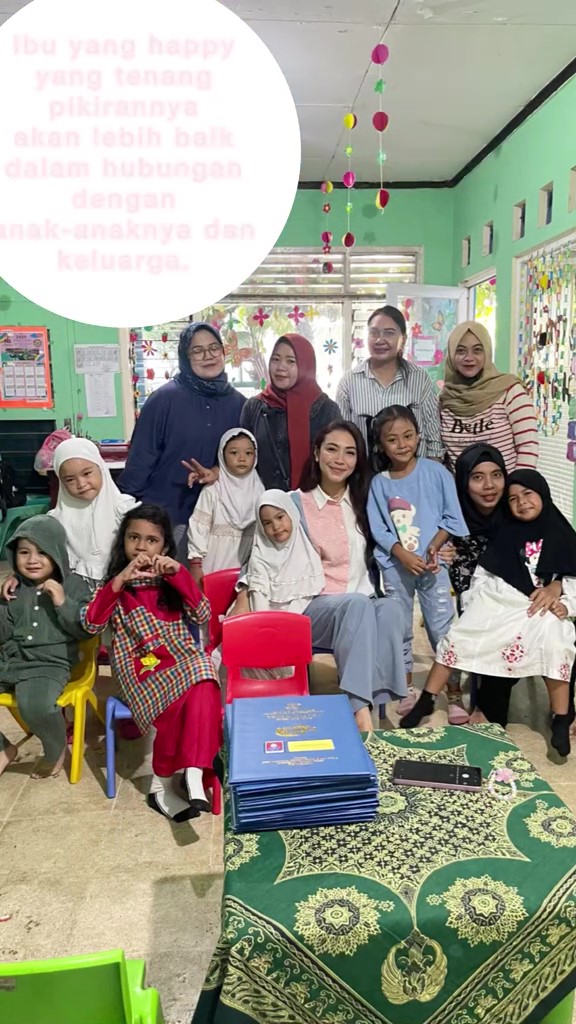 Siapa sangka dulu artis FTV, wanita cantik ini kini jadi kepala sekolah, intip 9 potret Dea Lestari