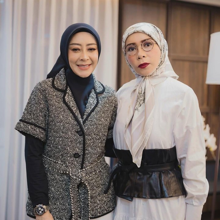 Bahagia bisa oplas pakai duit sendiri, 9 potret terbaru Melly Goeslaw usai facelift ini jadi manglingi