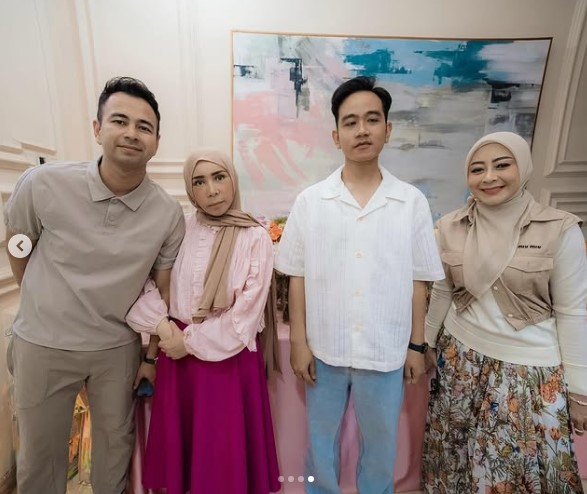 Bahagia bisa oplas pakai duit sendiri, 9 potret terbaru Melly Goeslaw usai facelift ini jadi manglingi