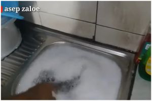 Jangan dulu dibongkar, trik mengatasi wastafel mampet sekarang cuma pakai 1 barang bekas