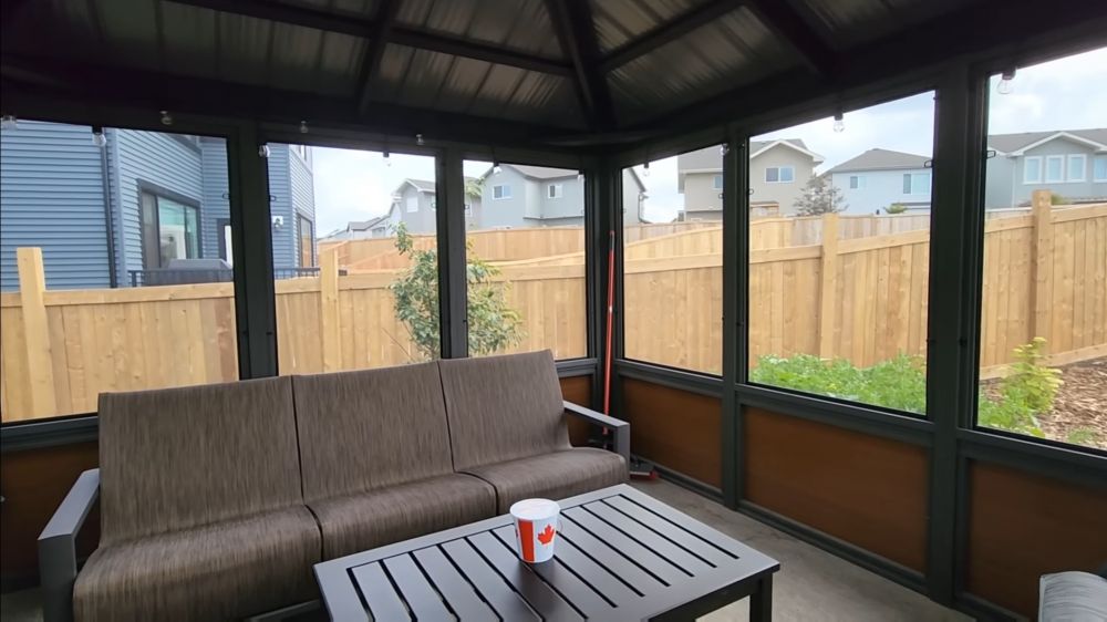 Nikmatul Rosidah eks TKW sukses jadi YouTuber kini punya rumah gaya Amerika di Kanada, ini 9 potretnya