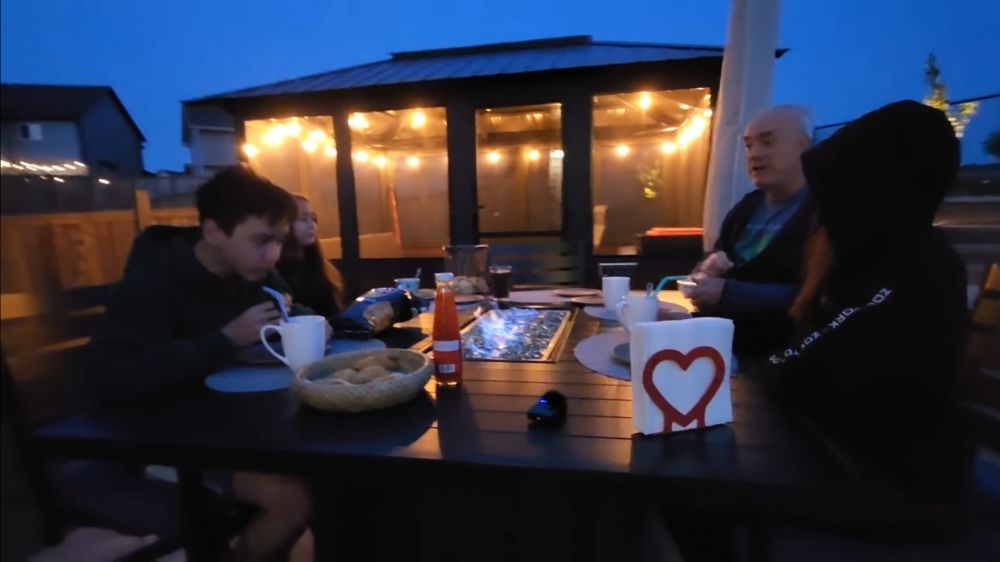 Nikmatul Rosidah eks TKW sukses jadi YouTuber kini punya rumah gaya Amerika di Kanada, ini 9 potretnya