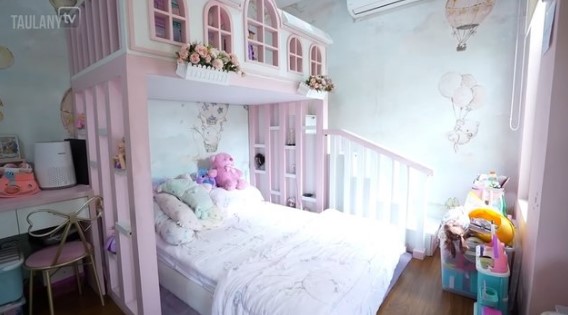 Pindah dari Andara Syahnaz huni rumah baru Rp 6 M, 9 potretnya, kolam renang didesain ala vila di Bali