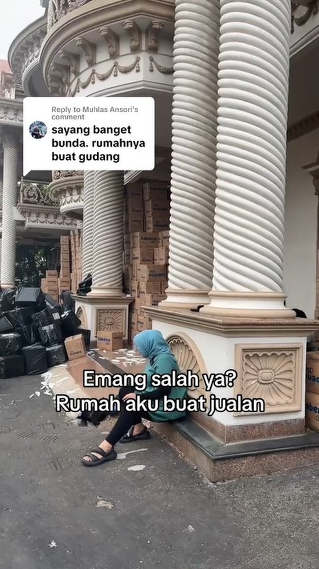 Kini jadi gudang dulu megah dengan kafe di teras rumah, intip 9 potret hunian baru Muzdalifah