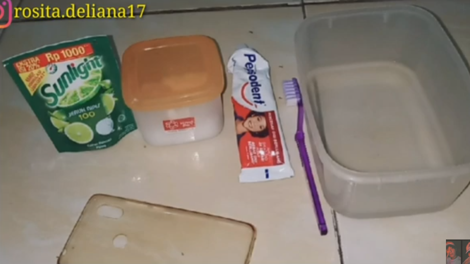 Trik mengembalikan casing HP kuning kusam kecokelatan jadi bening sekarang pakai 3 bahan dapur