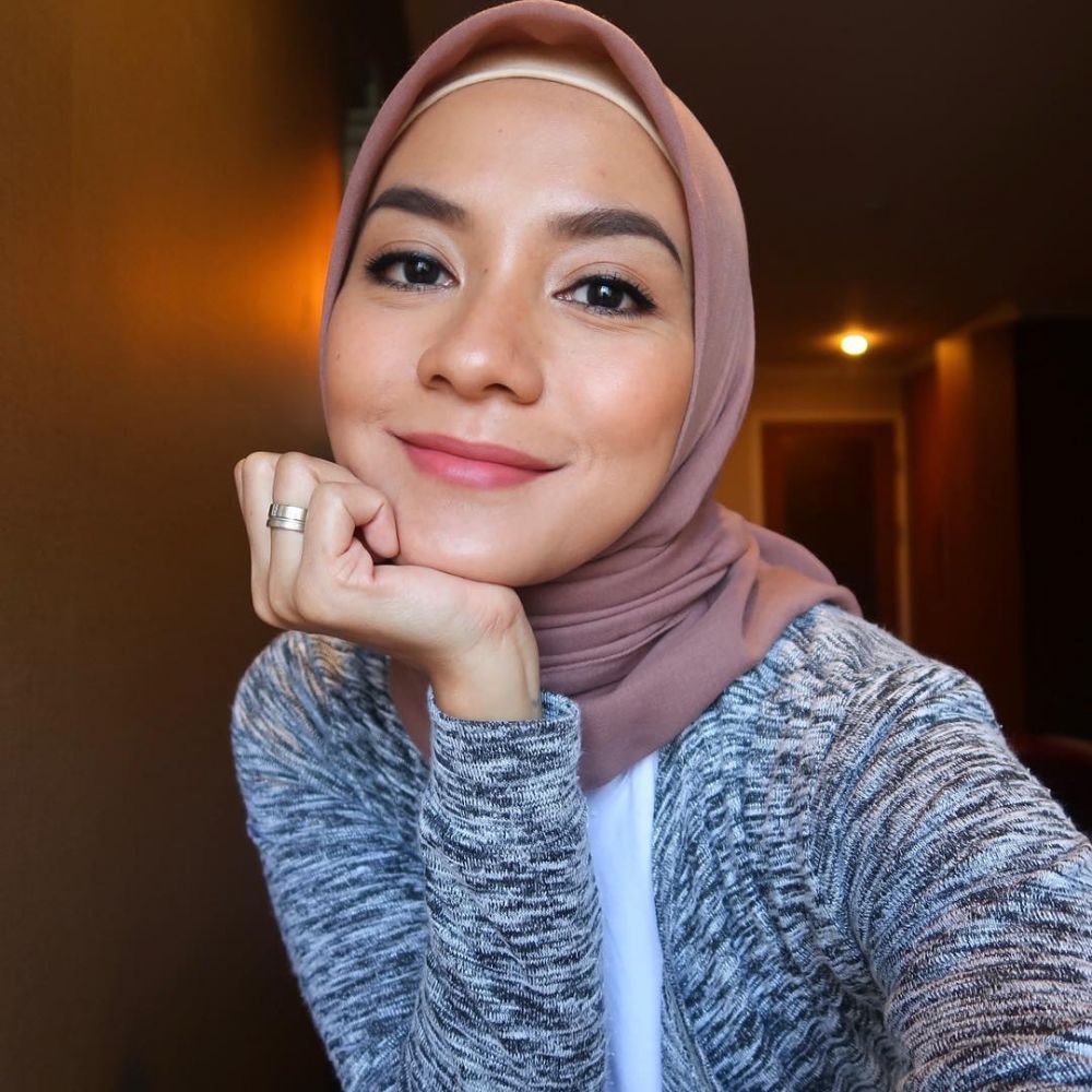 Remaja SMP di foto ini dulu penyanyi cilik top dan kini jadi istri pengusaha, intip 11 transformasinya