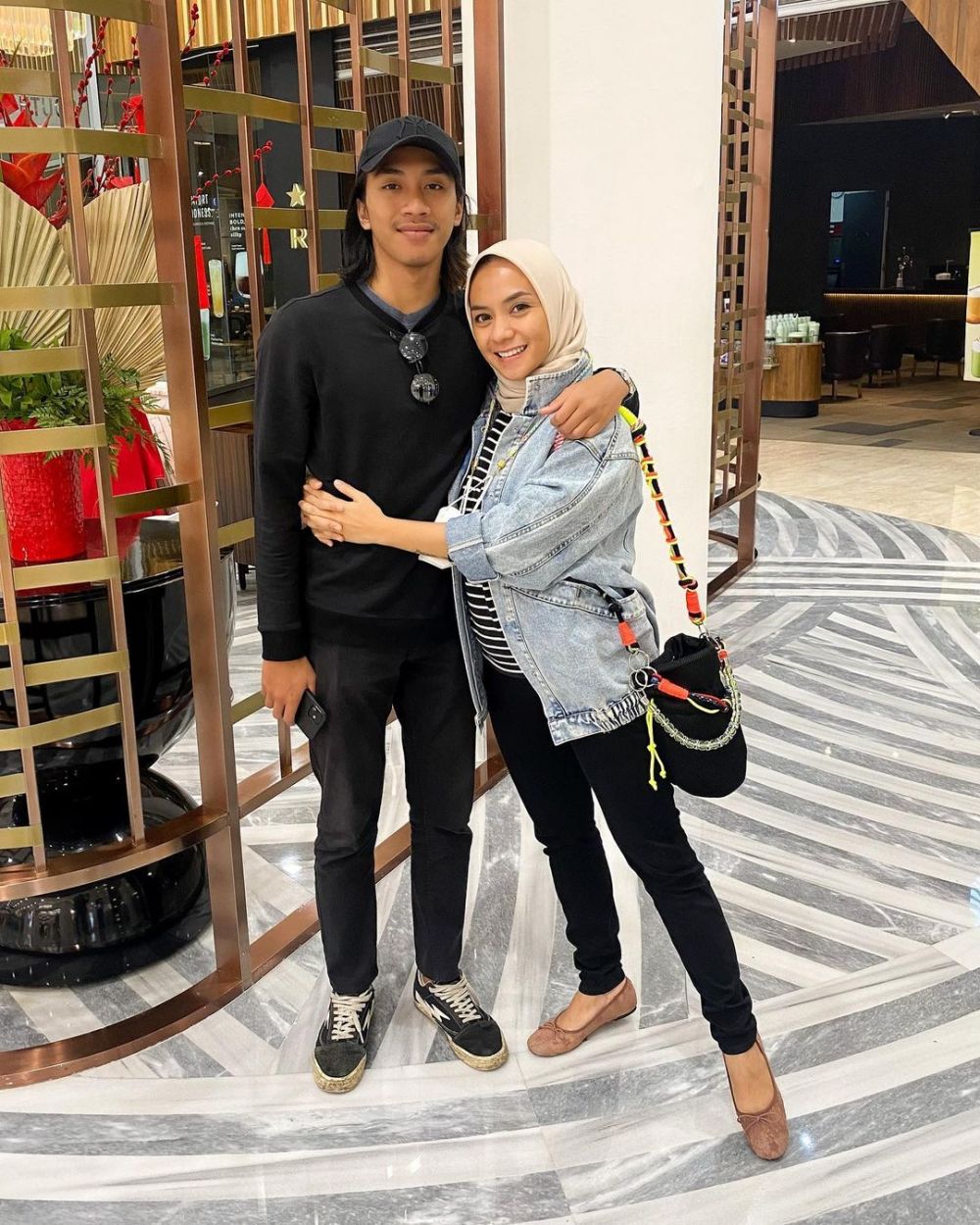 Remaja SMP di foto ini dulu penyanyi cilik top dan kini jadi istri pengusaha, intip 11 transformasinya