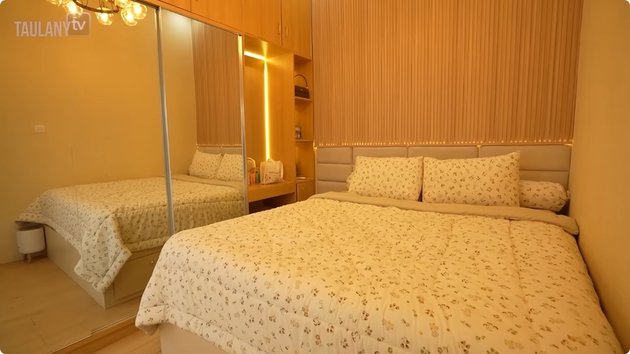 9 Potret rumah baru Ustaz Dennis Lim ini meski mungil tapi estetik, ada ruang belajar untuk santri