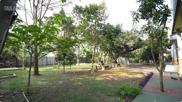 9 Potret rumah baru Ustaz Dennis Lim ini meski mungil tapi estetik, ada ruang belajar untuk santri