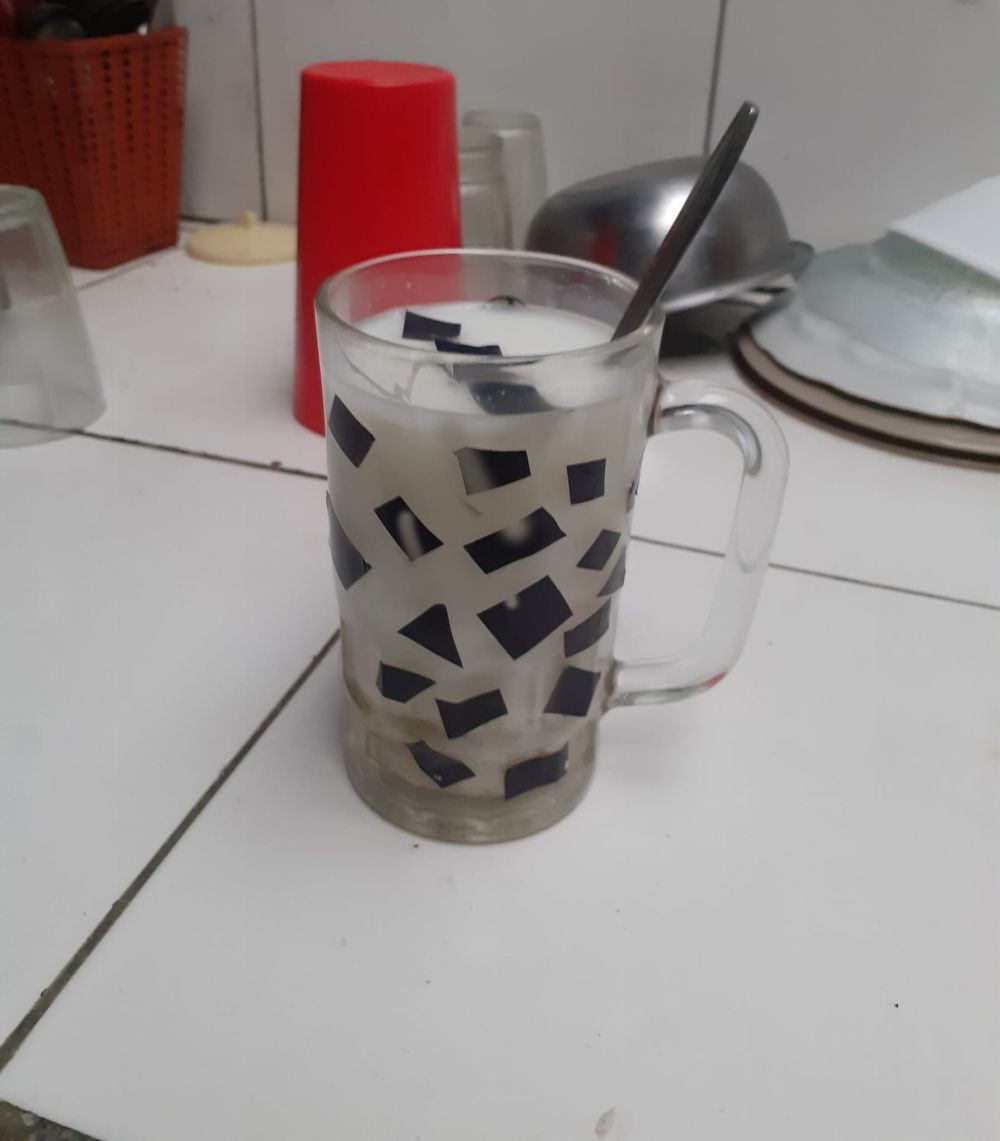 11 Potret lucu penyajian minuman ini bentuknya nggak masuk akal, bikin mikir dua kali buat minum