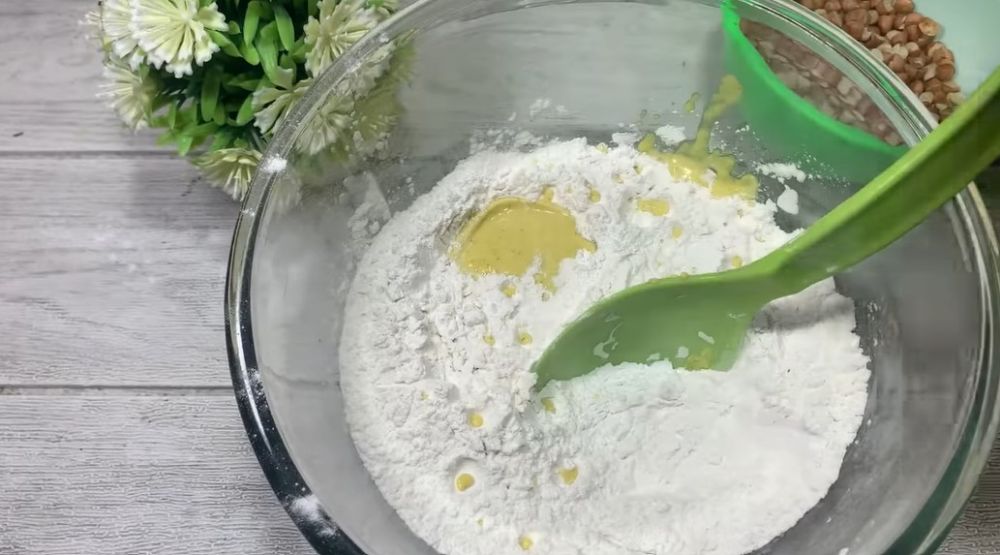 Bikin rempeyek renyah tanpa baking powder? Sekarang jadi tahu triknya biar awet sampai 6 bulan