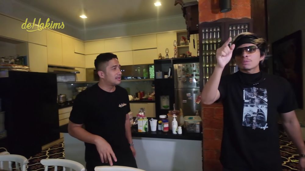 Dulu hidup pas-pasan kini punya rumah ada mini zoo, 9 potret dapur presenter hits ini modern klasik