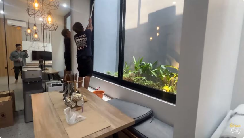 Dulu hidup sederhana kini Soraya Rasyid punya rumah 3 lantai, 9 potret dapur artis cantik ini simpel