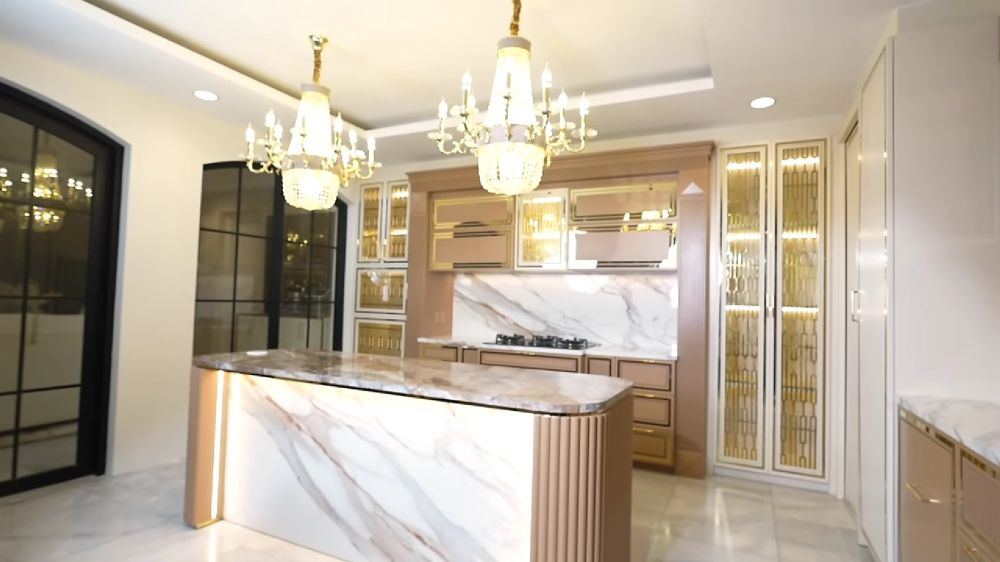 11 Potret dapur baru Tasyi Athasyia desain dan fasilitasnya mewah, serba touch screen