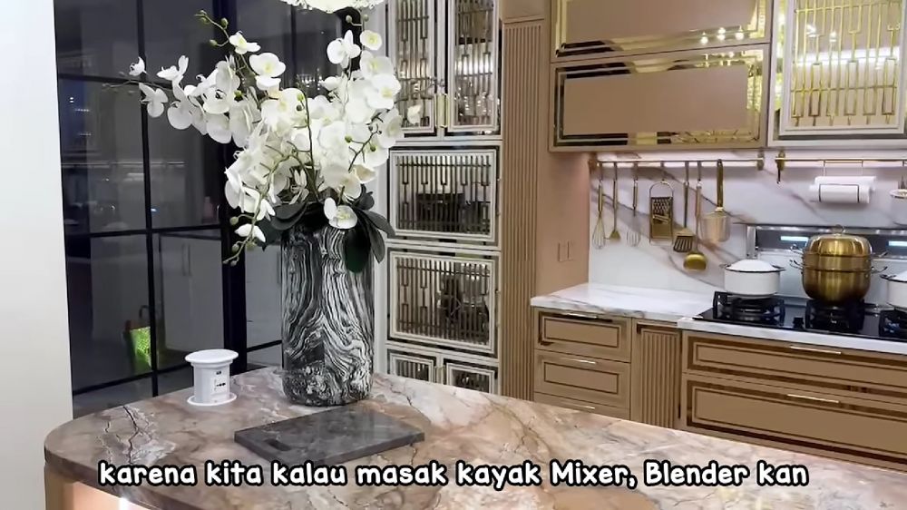 11 Potret dapur baru Tasyi Athasyia desain dan fasilitasnya mewah, serba touch screen