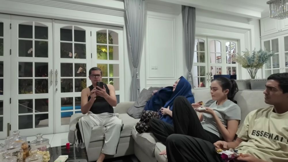 7 Potret dapur baru Beby Tsabina setelah menikah, mewah dan estetik pol dengan nuansa serba putih