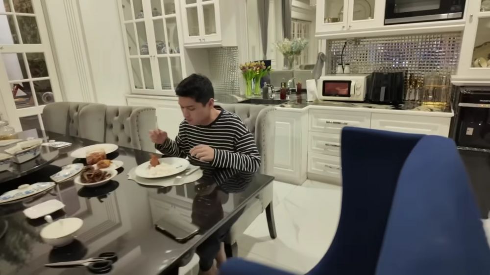 7 Potret dapur baru Beby Tsabina setelah menikah, mewah dan estetik pol dengan nuansa serba putih