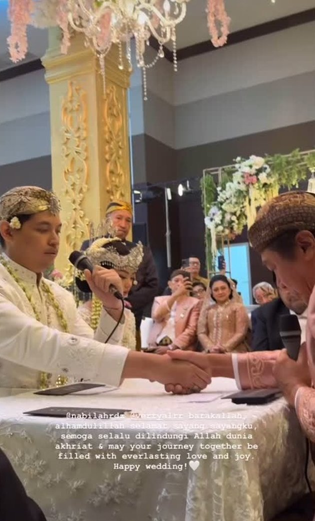 9 Potret pernikahan Nabilah Rahman anak Willy Dozan dan Betharia Sonata, Rano Karno jadi saksi nikah
