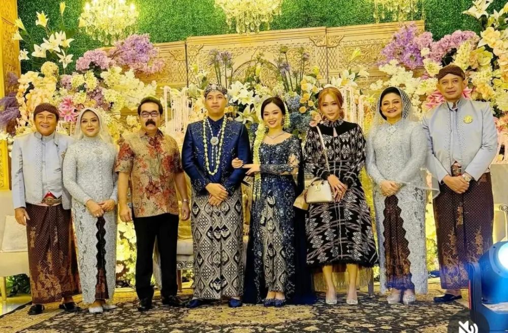 9 Potret pernikahan Nabilah Rahman anak Willy Dozan dan Betharia Sonata, Rano Karno jadi saksi nikah