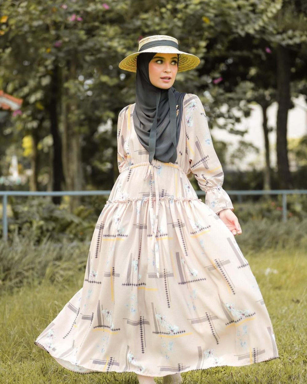 Bocah imut berjilbab ini dulunya jadi ART Maia Estianty demi bayar sekolah teman, kini jadi artis top