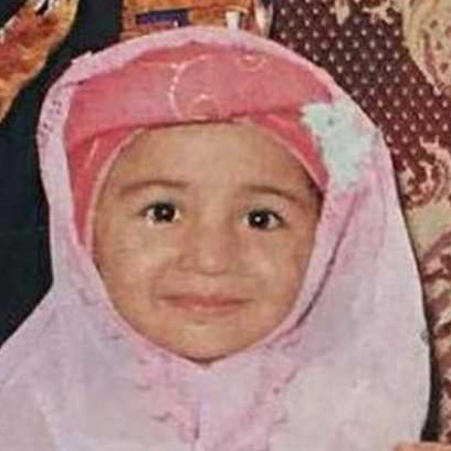 Bocah imut berjilbab ini dulunya jadi ART Maia Estianty demi bayar sekolah teman, kini jadi artis top