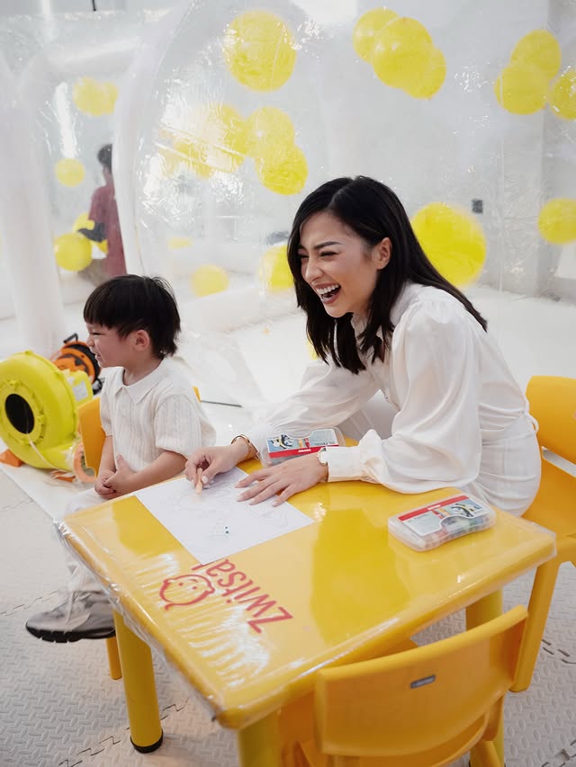 Bukan pesta mewah, Nikita Willy rayakan ultah Issa ke-3 dengan acara sunat massal, ini 9 momennya