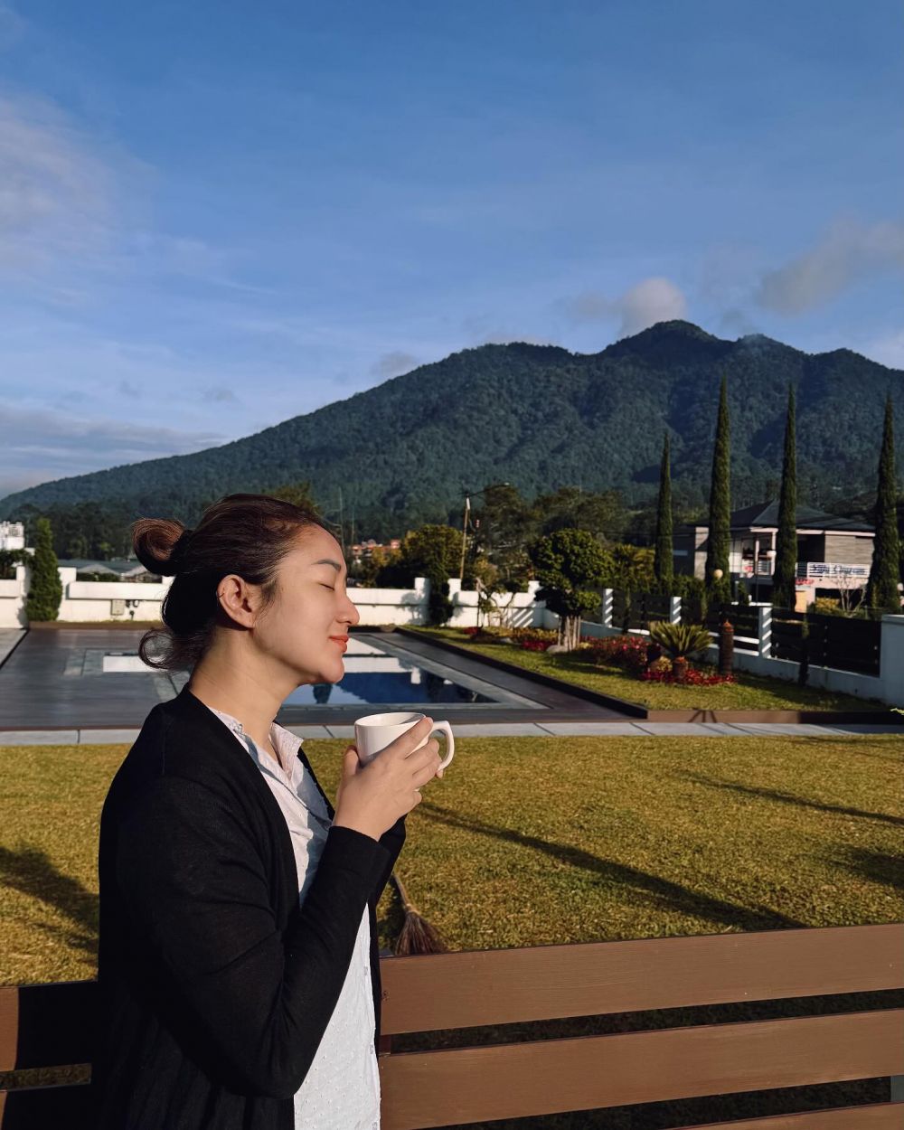 Bocah ini mantan pacar Ariel NOAH semasa SMA, intip potret terbarunya yang makin anggun