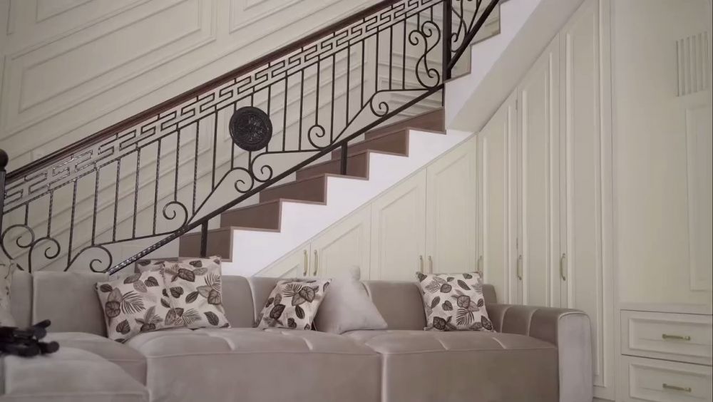 Rumah baru Ochi Rosdiana eks JKT48 sebelum nikah megahnya bak bangunan klasik Eropa, ini 10 potretnya