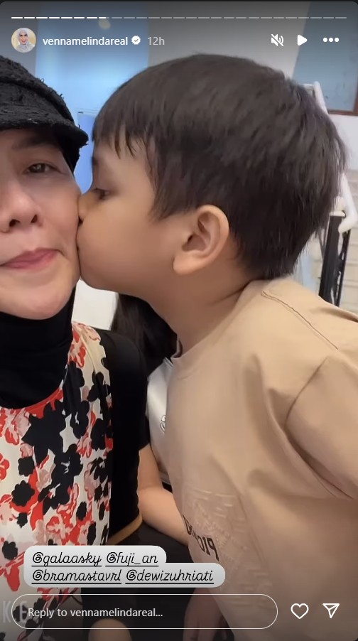 Verrel Bramasta dan Fuji makin nempel, 9 momen Venna Melinda makin akrab kunjungi rumah Gala Sky