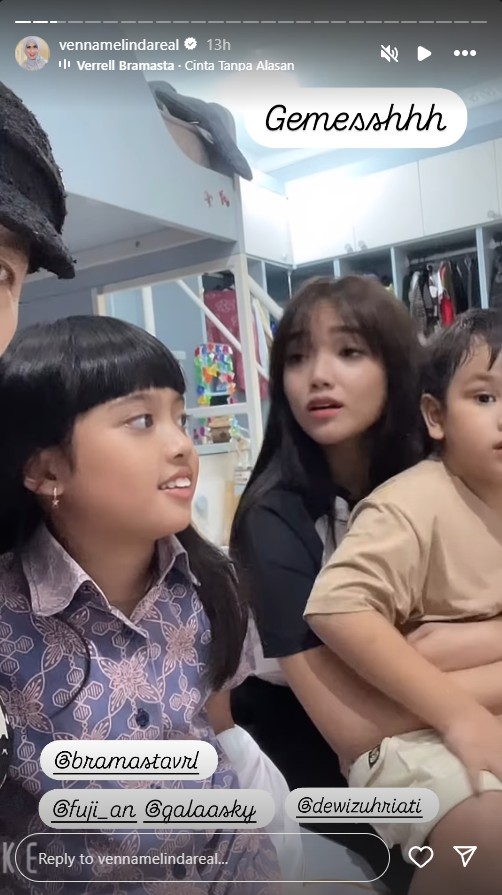 Verrel Bramasta dan Fuji makin nempel, 9 momen Venna Melinda makin akrab kunjungi rumah Gala Sky