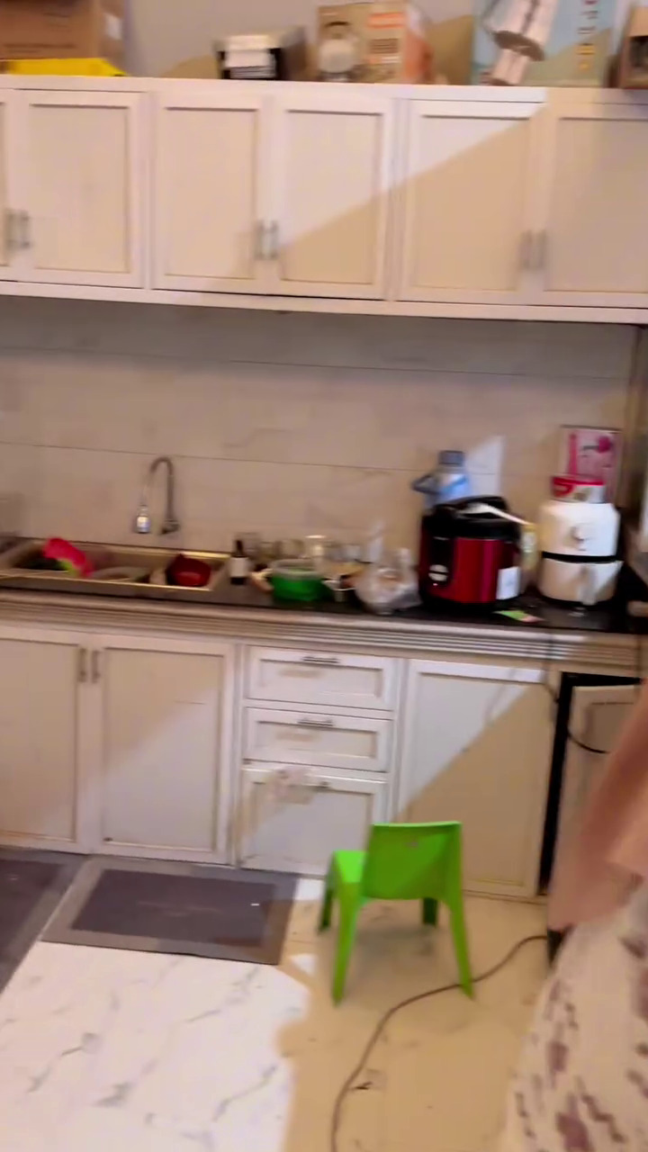 Dulu dapurnya beralaskan tanah, 9 potret dapur baru Novi Listiana ini jadi mewah bernuansa putih