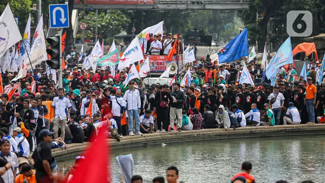 May Day 2025: Buruh Minta Prabowo Atasi PHK Massal