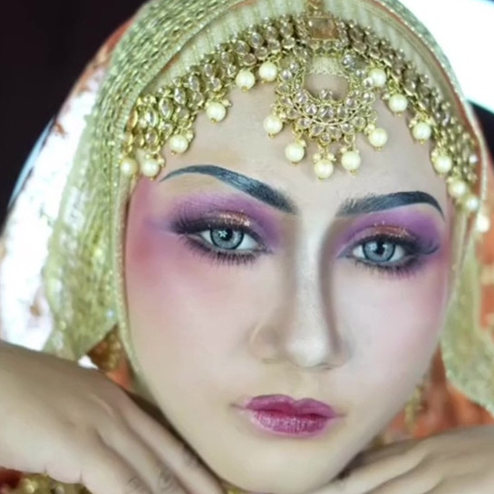 Pengantin ini kecewa dengan hasil riasan bude, dimakeup ulang MUA profesional, hasilnya bikin melongo