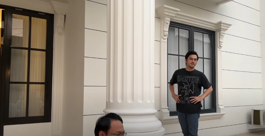 Rizky Nazar bangun rumah baru untuk istrinya kelak, 11 potretnya didesain ala American Style