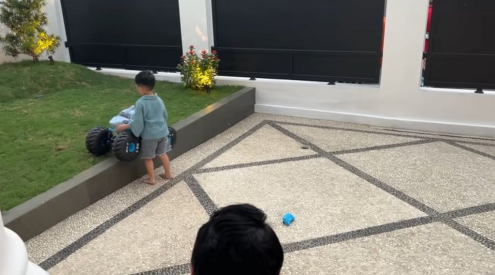 Rizky Nazar bangun rumah baru untuk istrinya kelak, 11 potretnya didesain ala American Style