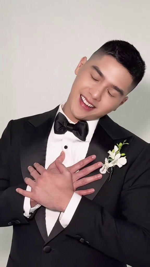 9 Potret romantis Al Ghazali-Alyssa Daguise ikut challenge 'Kim Seon-ho smile', ditonton 11 juta kali