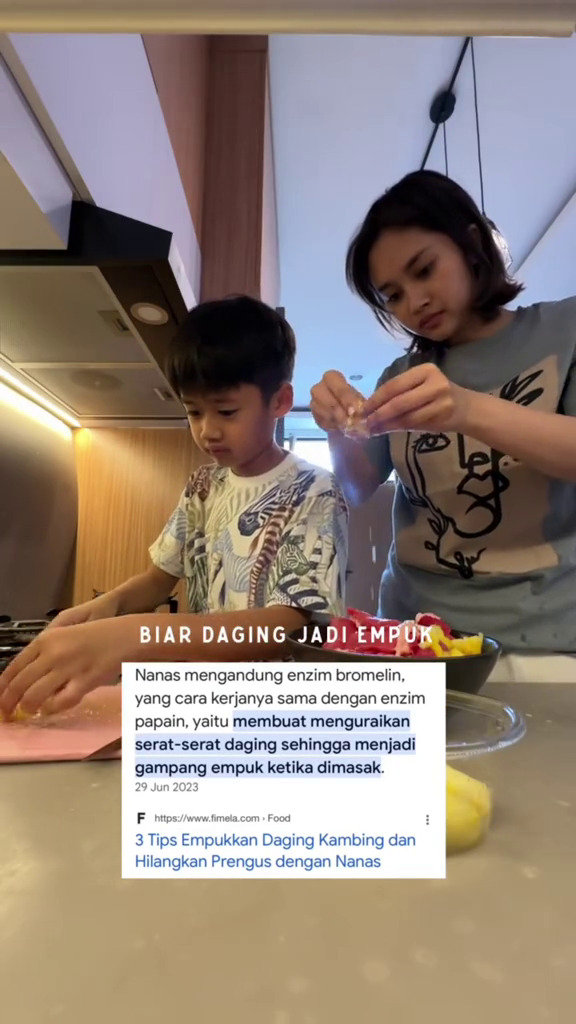 Rumah barunya bersebelahan dengan Farida Nurhan, 9 potret dapur Permesta Dhyaz simpel tetap estetik
