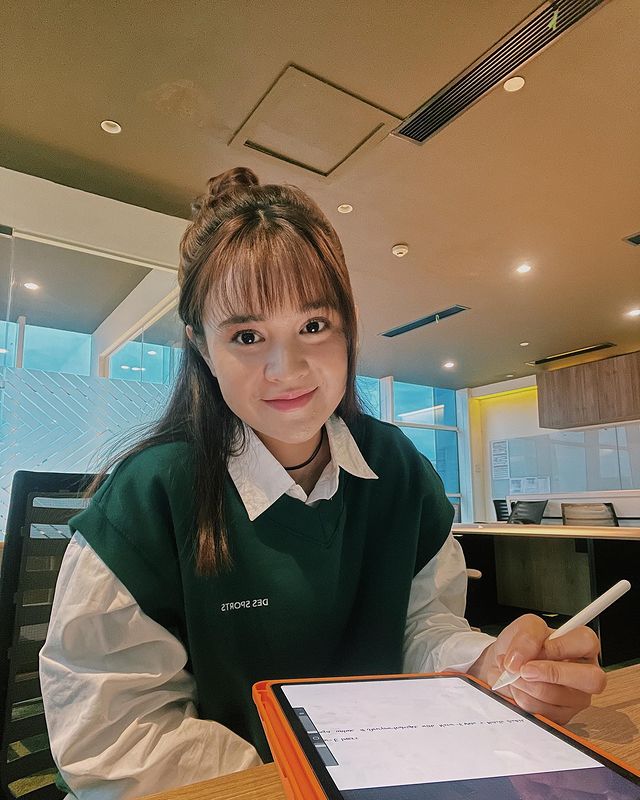 Bocah imut berpose tengil ini gedenya sukses jadi ratu FTV, intip 11 potret terbarunya yang memesona