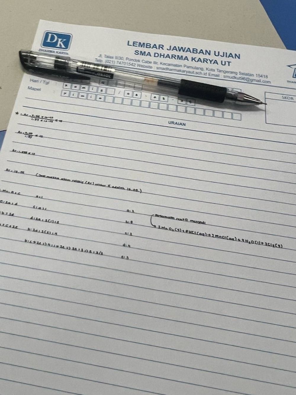 Viral siswa tulisannya rapi tapi ukurannya kecil minta ampun, bikin yang baca nyerah, ini 11 potretnya