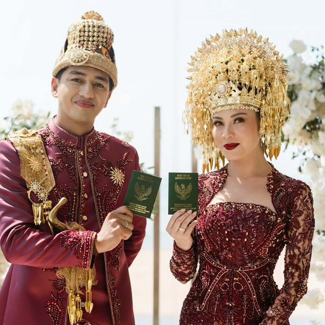 Dulu pacaran sempat putus-nyambung, ini 9 momen pernikahan Harris Vriza dan Haviza Devi Anjani