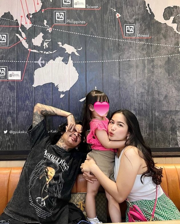 Resmi bercerai usai 6 tahun menikah, ini 9 potret kenangan kemesraan Young Lex dan Eriska Nakesya