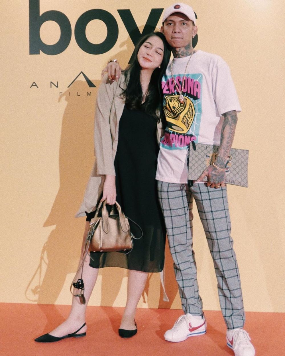 Resmi bercerai usai 6 tahun menikah, ini 9 potret kenangan kemesraan Young Lex dan Eriska Nakesya